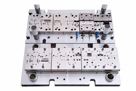 Metal molds and tooling made by CNC machining